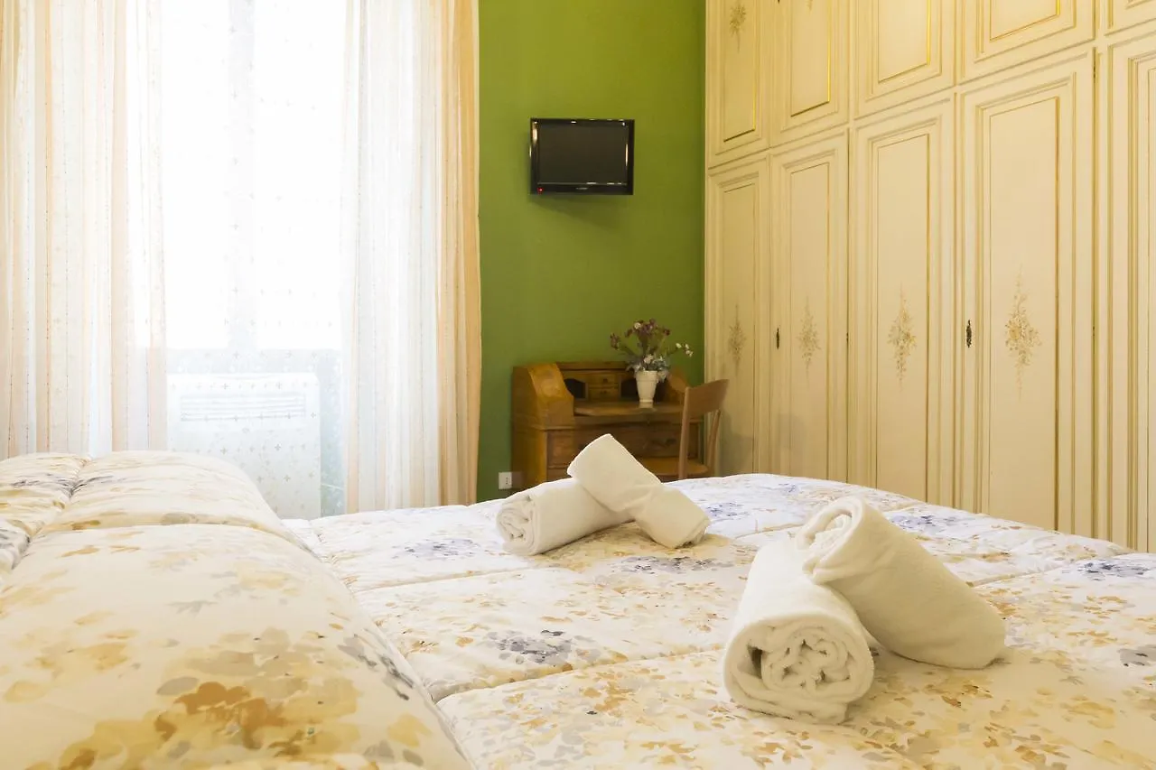 Albachiara Guest House Roma 2*,  Italia