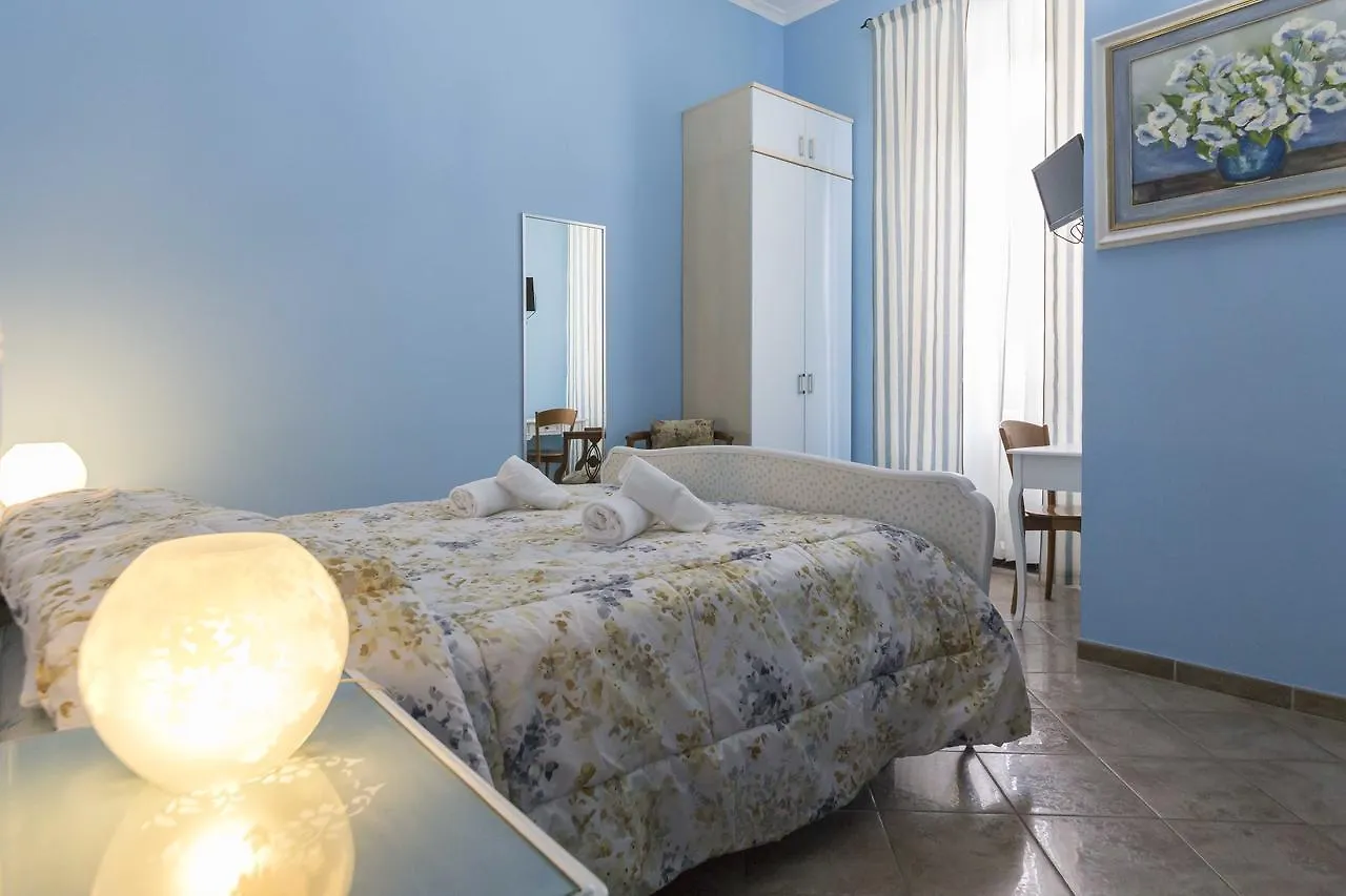 Albachiara Guest House Roma 2*,